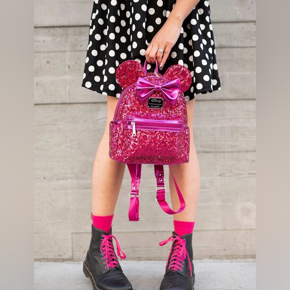 NWOT Loungefly Disney Adorable Sequined Magenta Pink Minnie Mouse Mini Backpack - Picture 3 of 16